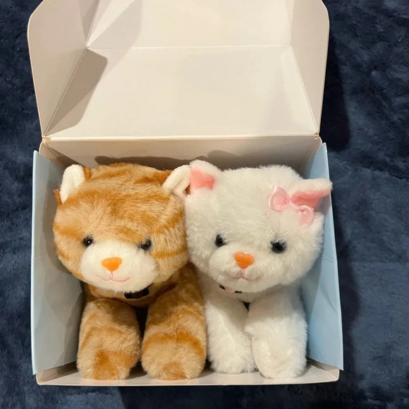 Adopt a pet gift box with 2 plush kittens in original box - Picture 1 of 7